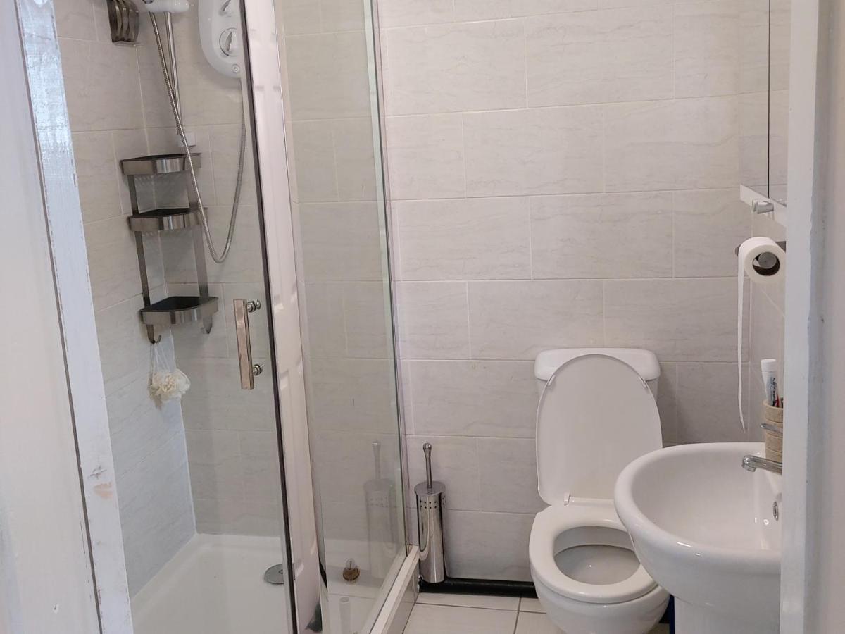 Lovely Studio-Flat With Free Parking, Free Wifi. Λιντς Εξωτερικό φωτογραφία