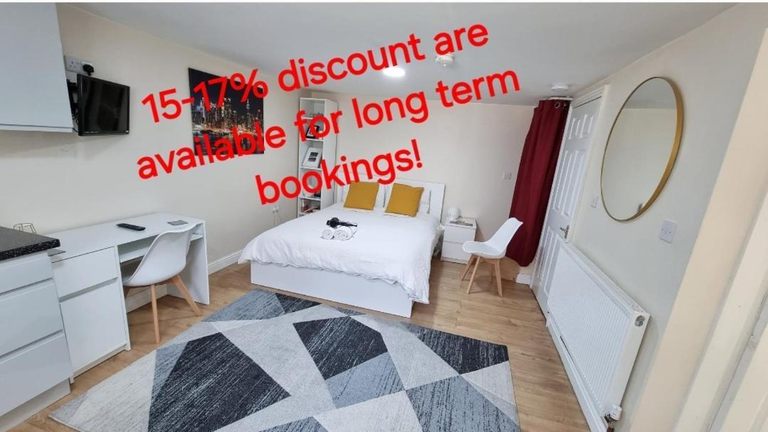 Lovely Studio-Flat With Free Parking, Free Wifi. Λιντς Εξωτερικό φωτογραφία