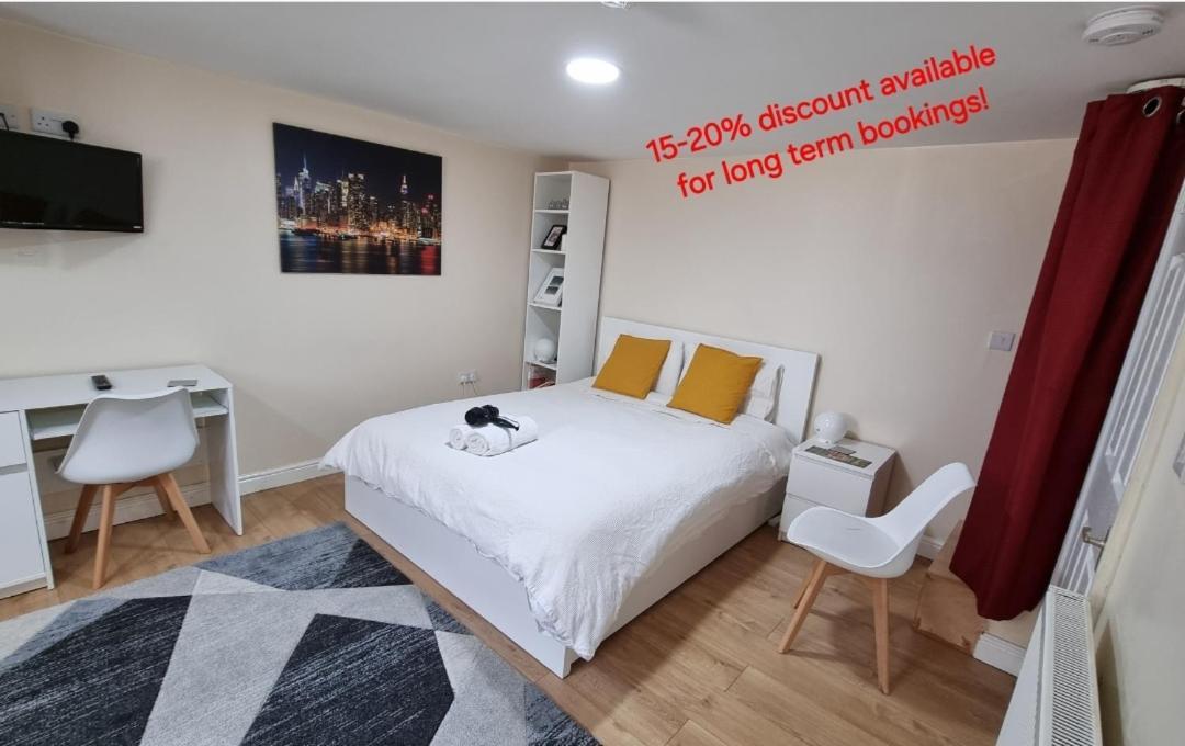 Lovely Studio-Flat With Free Parking, Free Wifi. Λιντς Εξωτερικό φωτογραφία